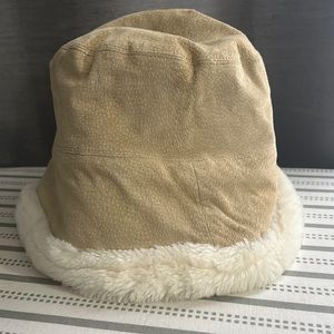 Faux fur lined winter hat size S/M Wilson’s leather